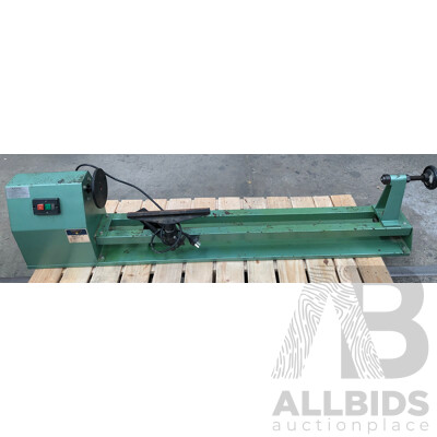 Sher Power Tools Wood Lathe and Lathe Chisels