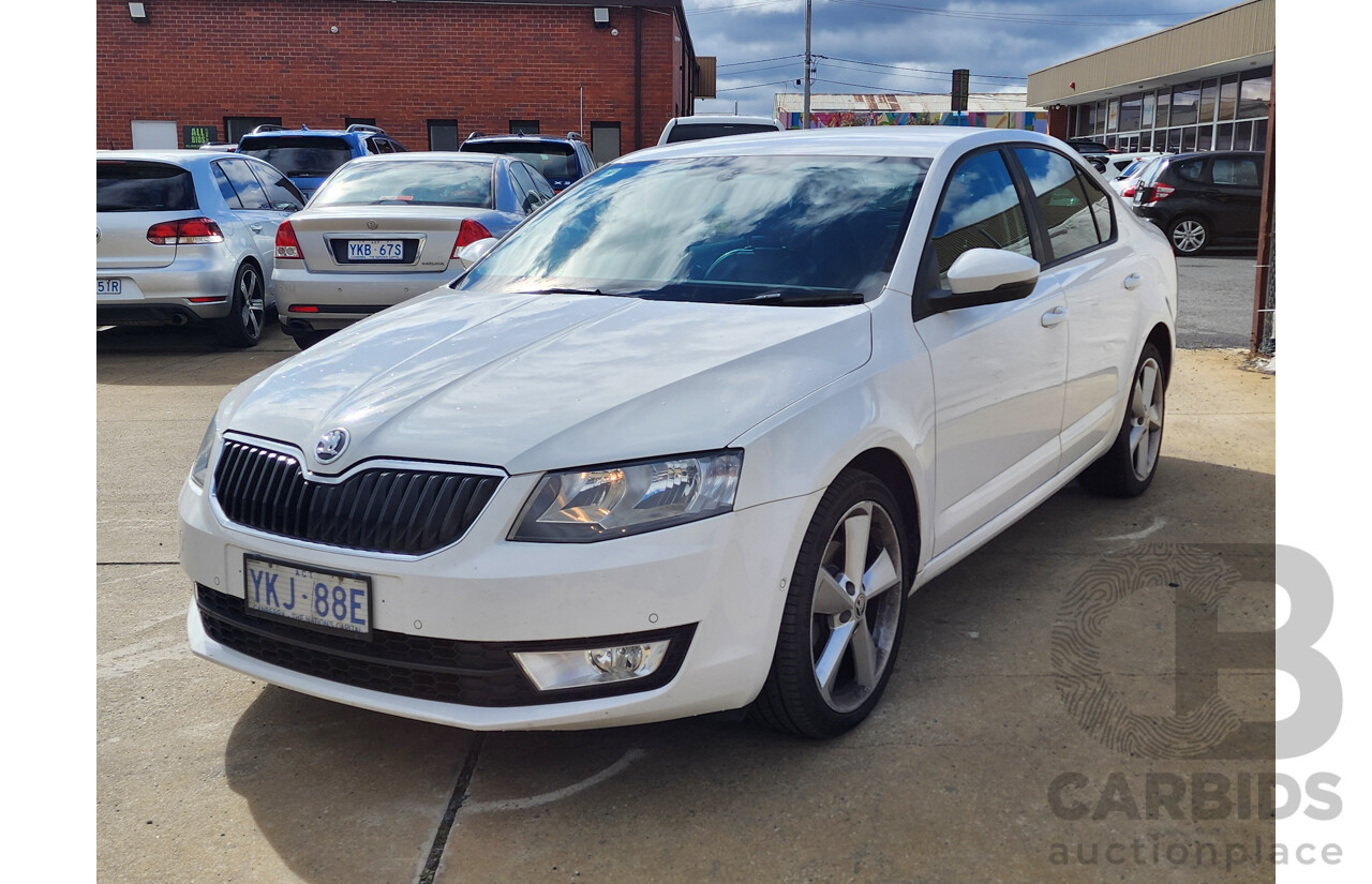 4/2014 Skoda Octavia 110 TDI Elegance NE 5d Hatchback White 2.0L
