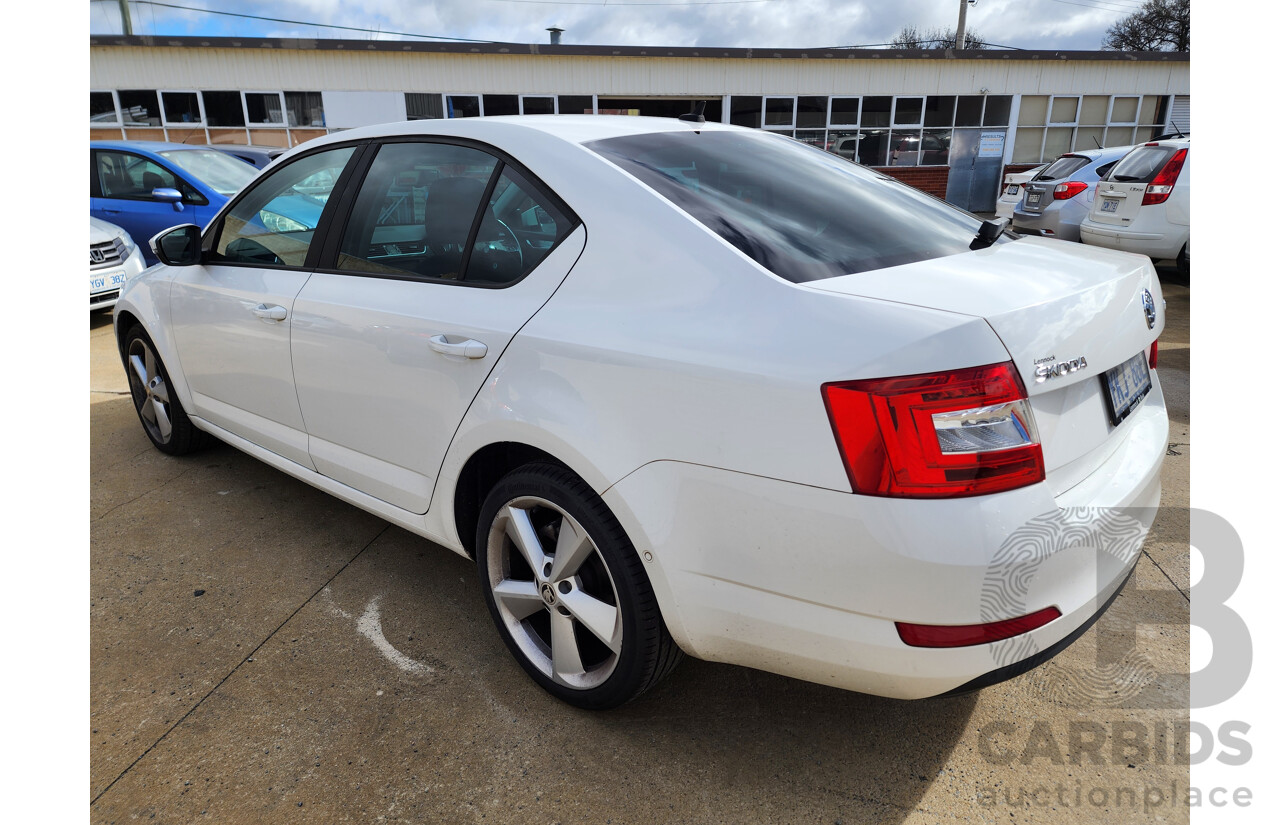 4/2014 Skoda Octavia 110 TDI Elegance NE 5d Hatchback White 2.0L