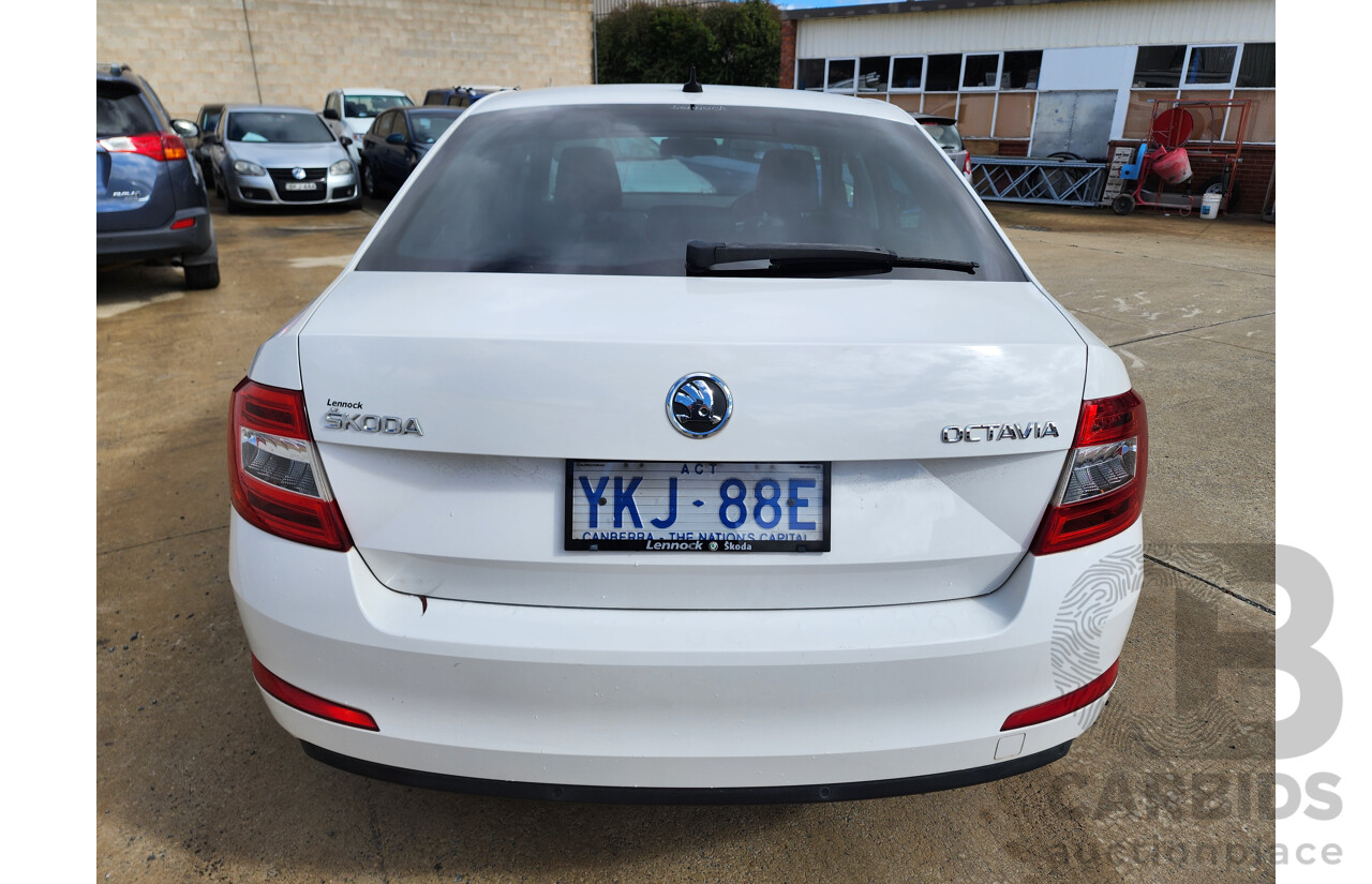 4/2014 Skoda Octavia 110 TDI Elegance NE 5d Hatchback White 2.0L
