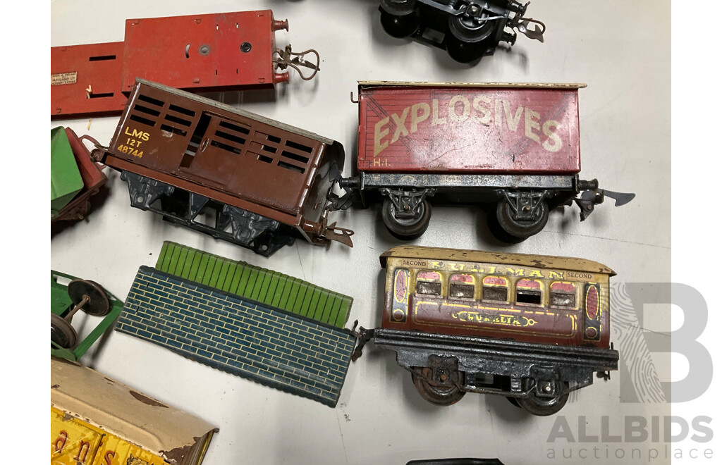 Collection of Vintage Hornby O Gauge Railway Rolling Stock, Station Platform and Signals Including Steam Locomotive, Passenger and Freight Cars