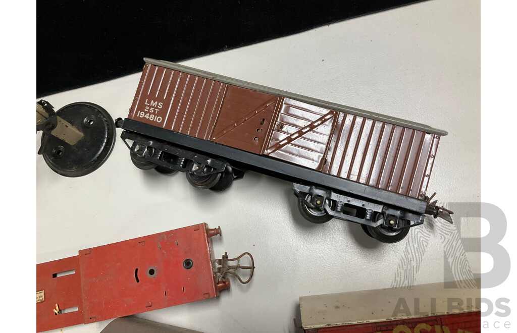 Collection of Vintage Hornby O Gauge Railway Rolling Stock, Station Platform and Signals Including Steam Locomotive, Passenger and Freight Cars