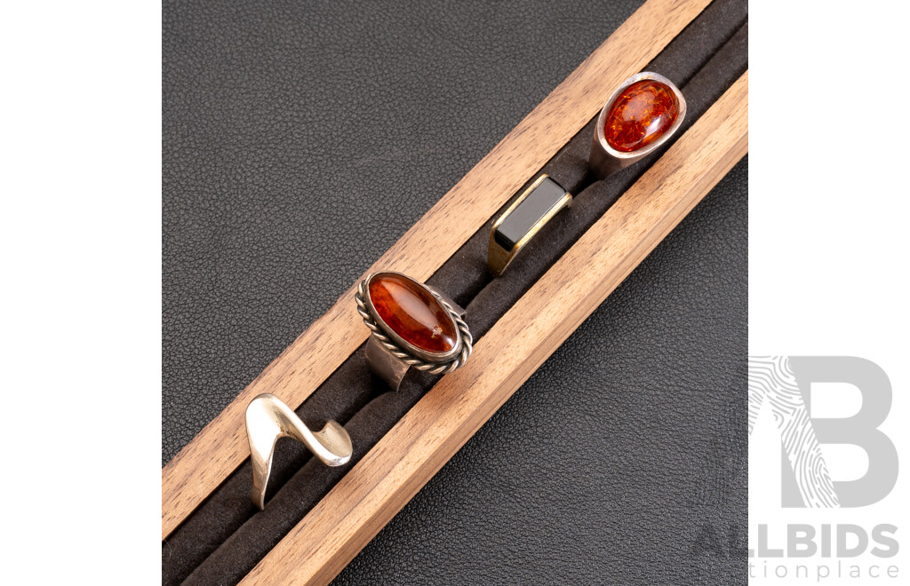 Collection of (4) Vintage Sterling Silver Rings, Including Amber & Onyx, Size O & P, 16.98 Grams
