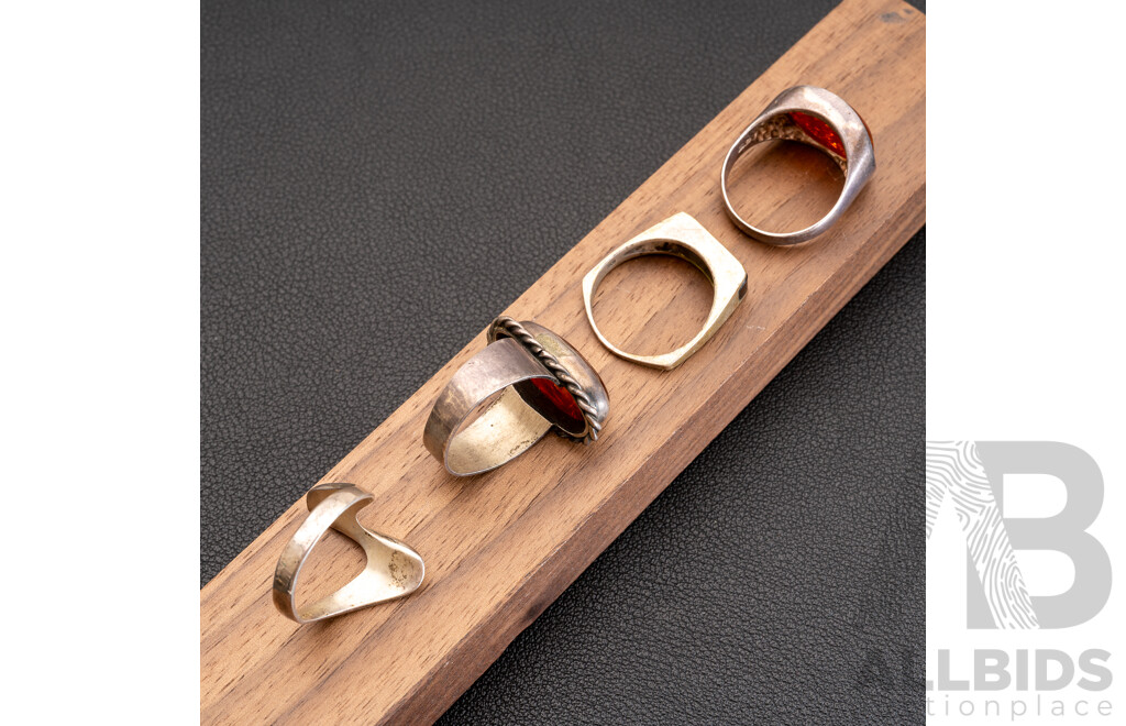 Collection of (4) Vintage Sterling Silver Rings, Including Amber & Onyx, Size O & P, 16.98 Grams