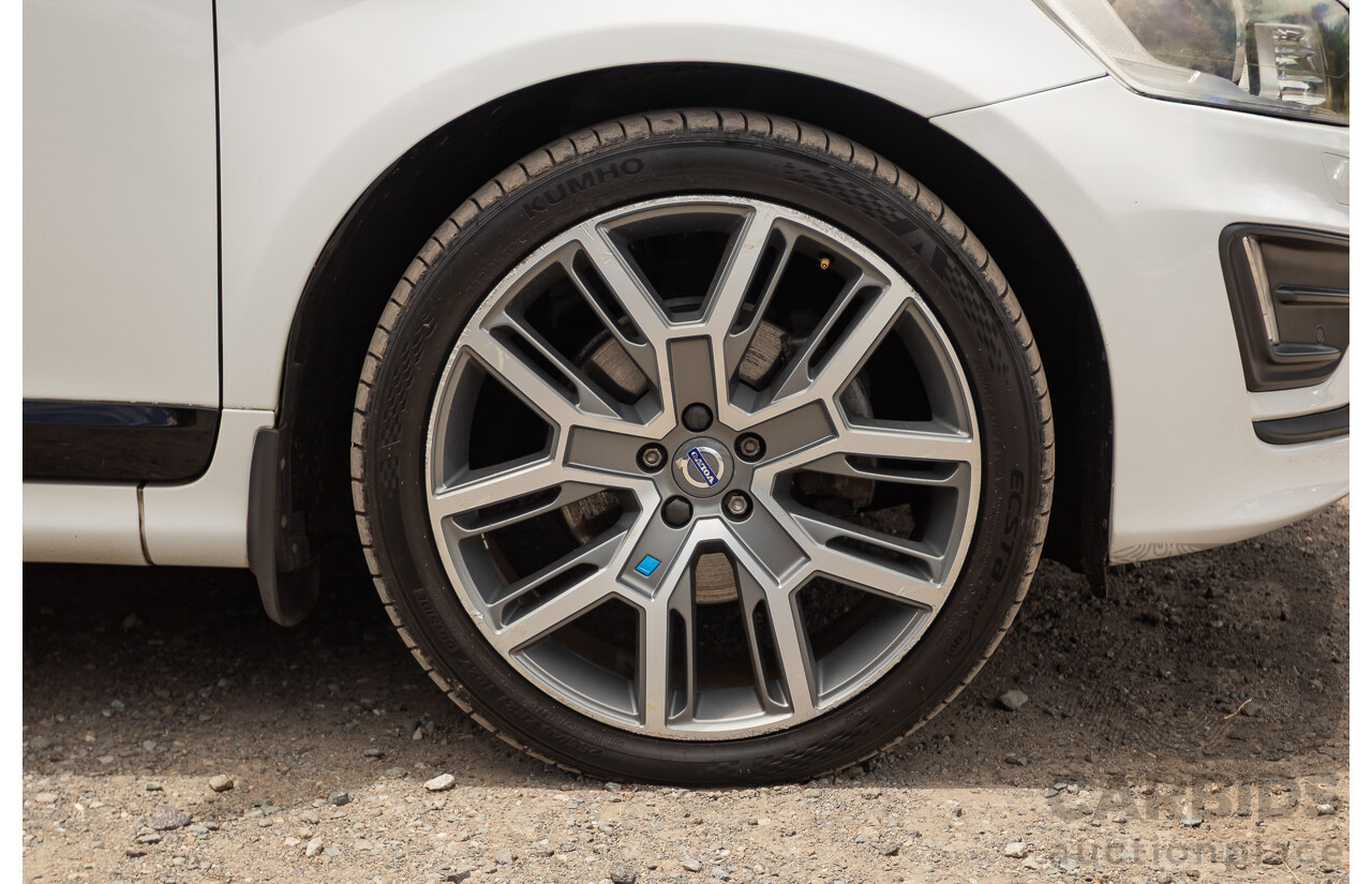 12/2016 Volvo XC60 D5 R-Design (AWD) DZ MY17 4D Wagon Ice White Turbo Diesel 2.4L