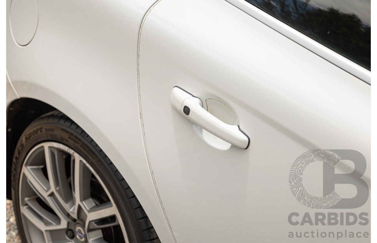 12/2016 Volvo XC60 D5 R-Design (AWD) DZ MY17 4D Wagon Ice White Turbo Diesel 2.4L