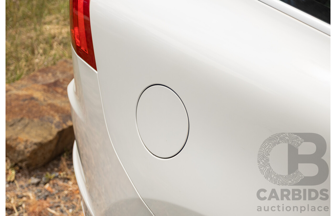 12/2016 Volvo XC60 D5 R-Design (AWD) DZ MY17 4D Wagon Ice White Turbo Diesel 2.4L