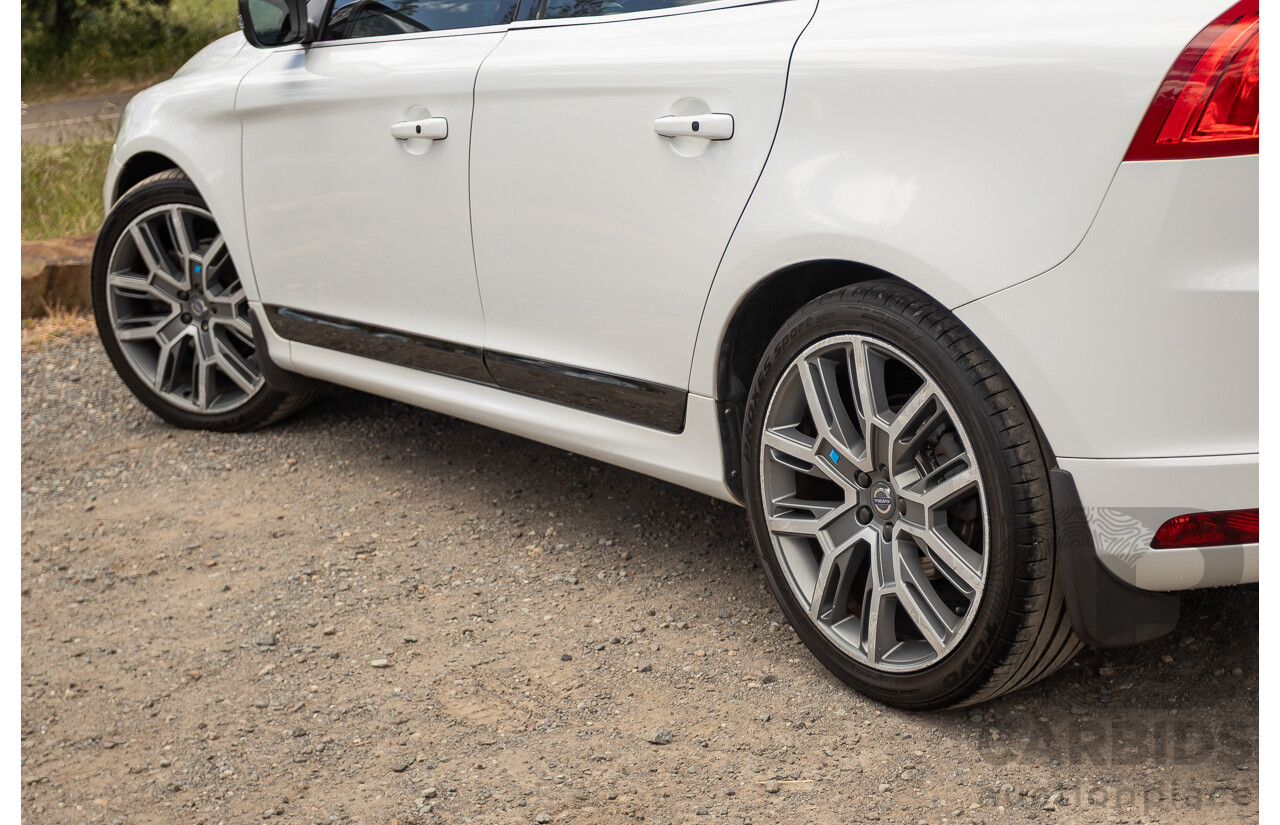 12/2016 Volvo XC60 D5 R-Design (AWD) DZ MY17 4D Wagon Ice White Turbo Diesel 2.4L