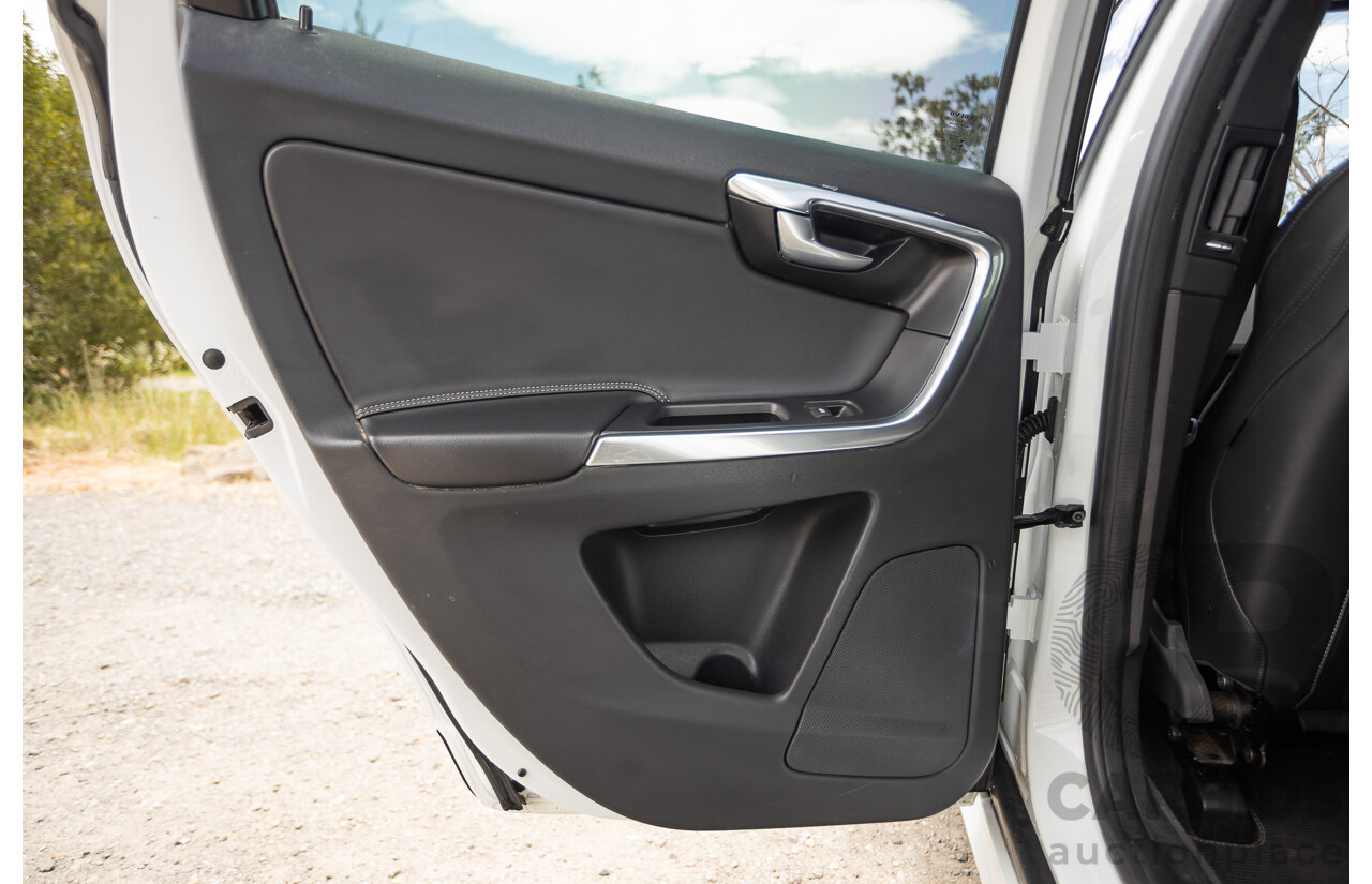 12/2016 Volvo XC60 D5 R-Design (AWD) DZ MY17 4D Wagon Ice White Turbo Diesel 2.4L