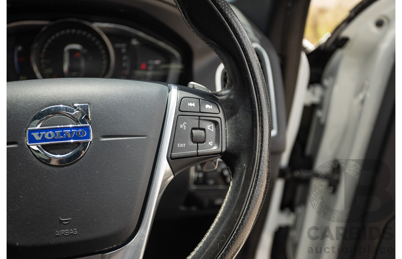 12/2016 Volvo XC60 D5 R-Design (AWD) DZ MY17 4D Wagon Ice White Turbo Diesel 2.4L