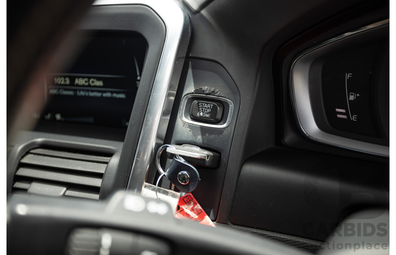 12/2016 Volvo XC60 D5 R-Design (AWD) DZ MY17 4D Wagon Ice White Turbo Diesel 2.4L