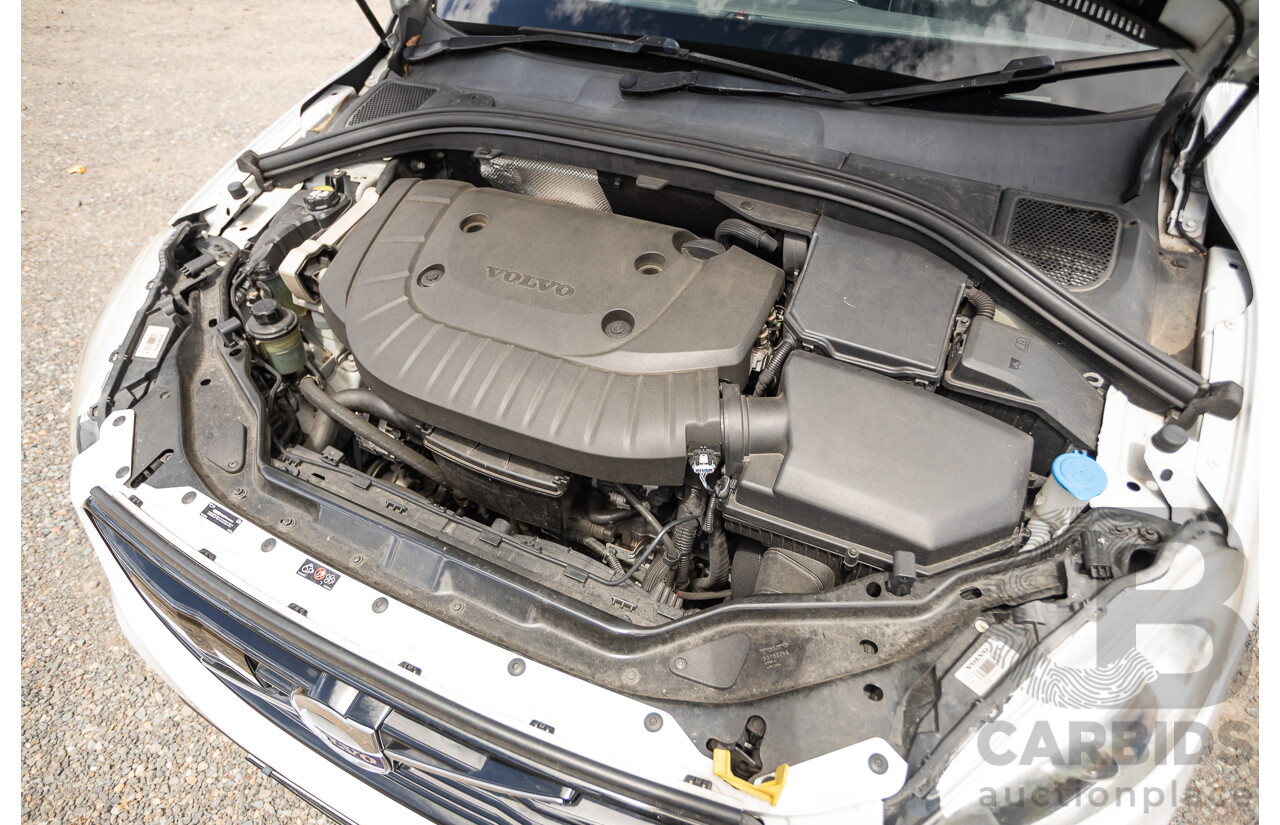 12/2016 Volvo XC60 D5 R-Design (AWD) DZ MY17 4D Wagon Ice White Turbo Diesel 2.4L