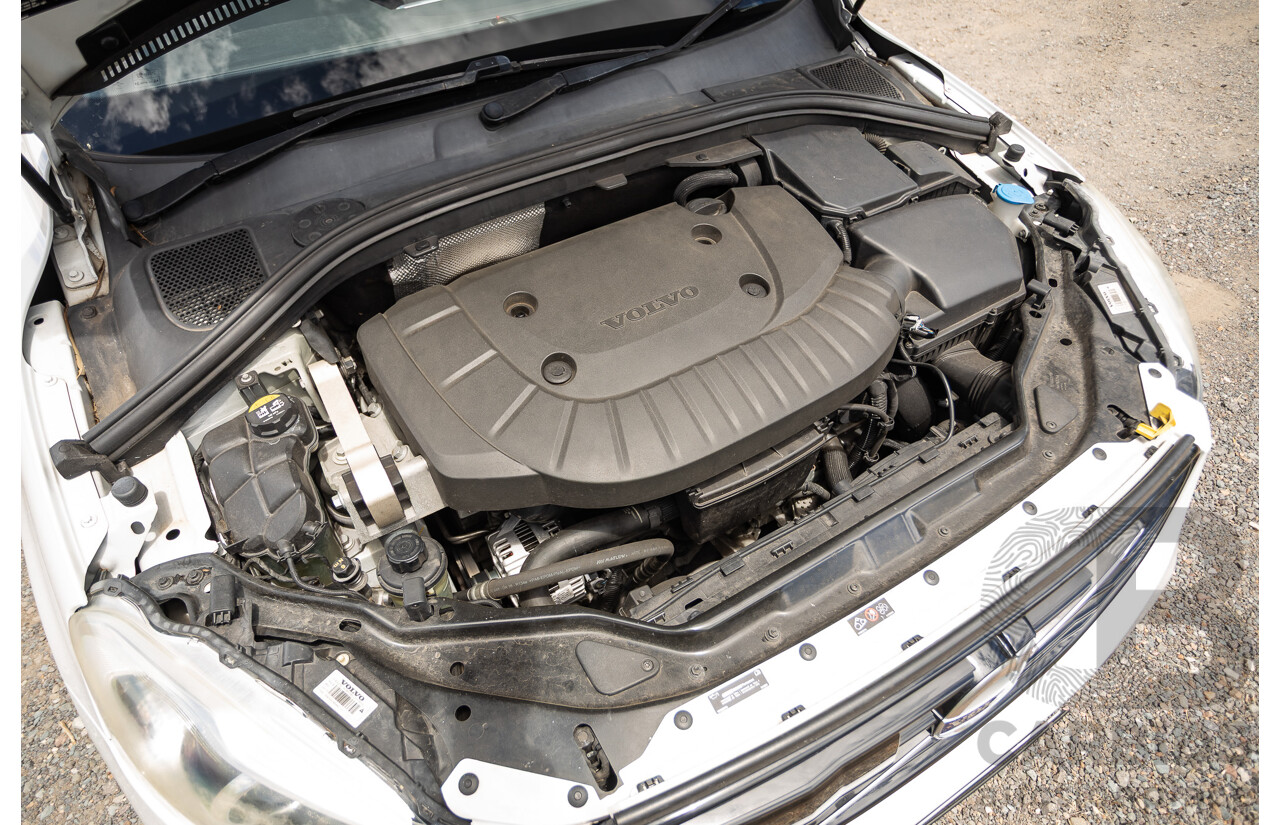 12/2016 Volvo XC60 D5 R-Design (AWD) DZ MY17 4D Wagon Ice White Turbo Diesel 2.4L