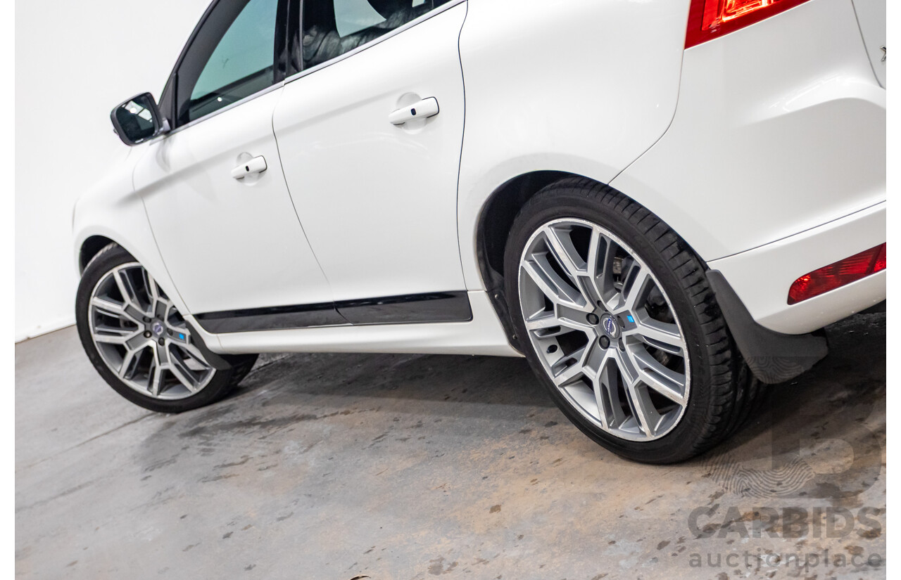 12/2016 Volvo XC60 D5 R-Design (AWD) DZ MY17 4D Wagon Ice White Turbo Diesel 2.4L