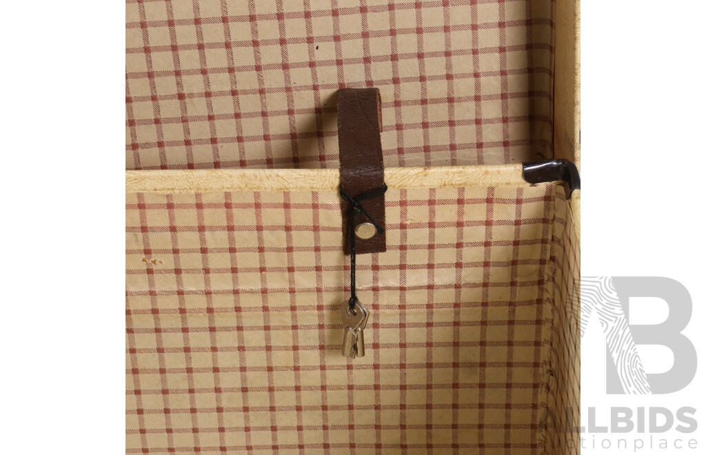 Collection VIntage Hats Including Fur Examples in VIntage Aeroplane Hat Case