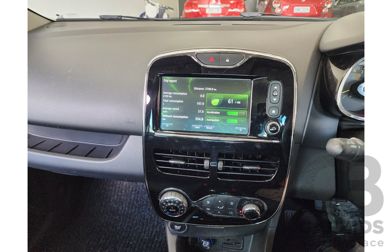 7/2014 Renault Clio Dynamique X98 5d Hatchback Grey 1.2L