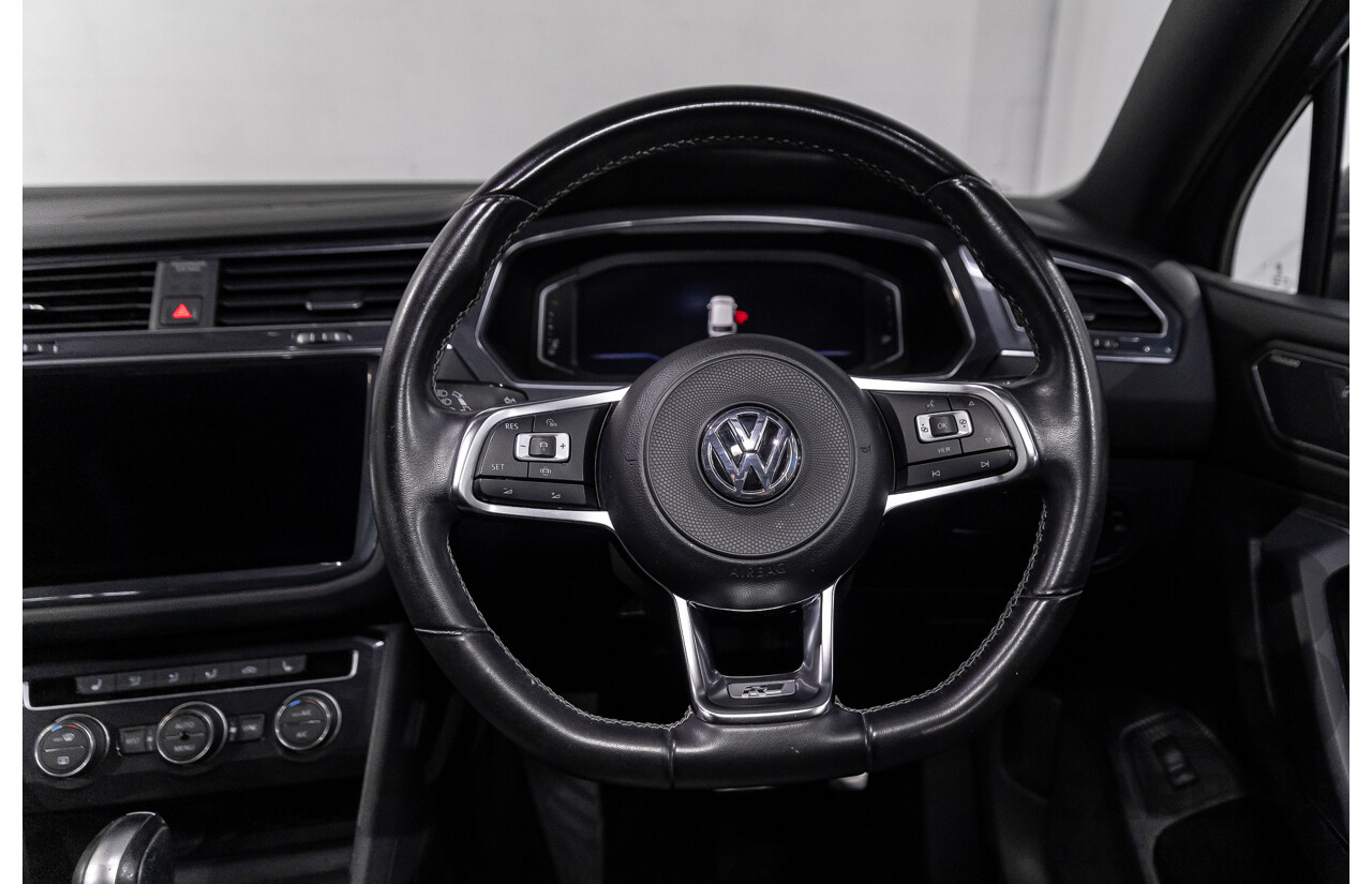 02/2020 Volkswagen Tiguan Highline Allspace R-Line Package 162 TSI (AWD) 5NA MY20 4d Wagon Platinum Grey Metallic Turbo 2.0L - 7 Seater
