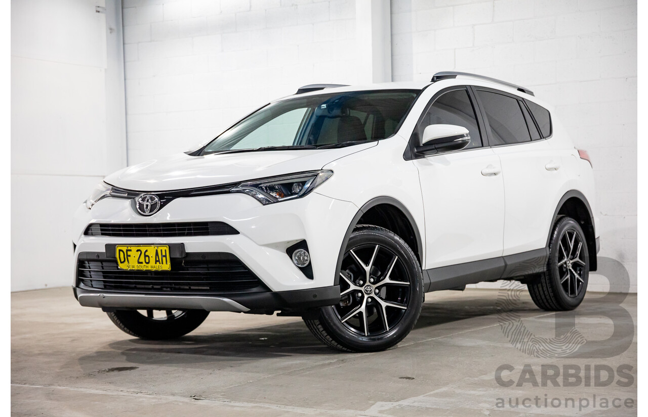 12/2016 Toyota RAV4 GXL (FWD) ZSA42R MY17 4d Wagon Glacier White 2.0L