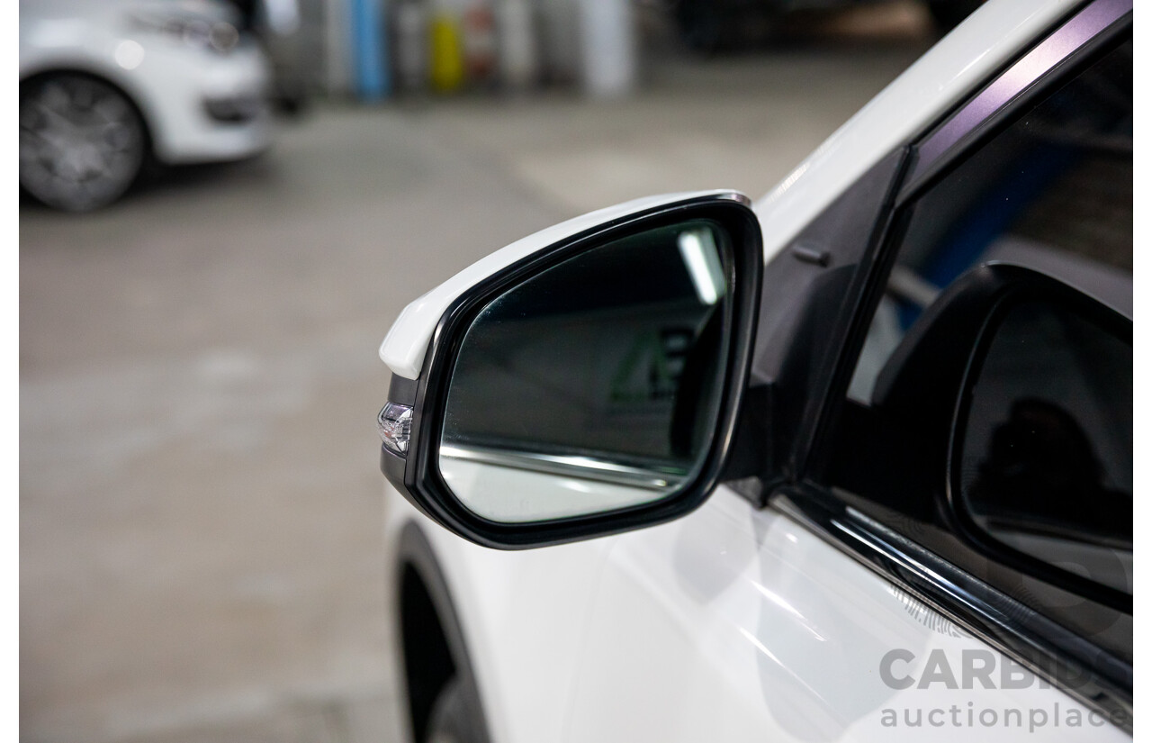 12/2016 Toyota RAV4 GXL (FWD) ZSA42R MY17 4d Wagon Glacier White 2.0L