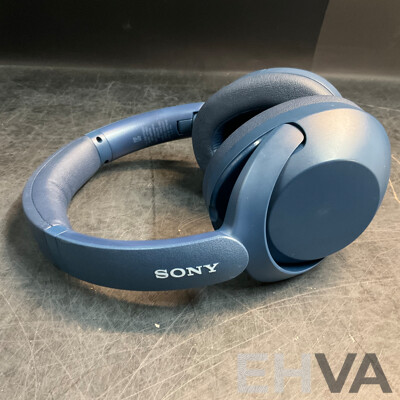 SONY WH-XB910N Noise Cancelling Wireless Headphones & Mirabella Genio Projector