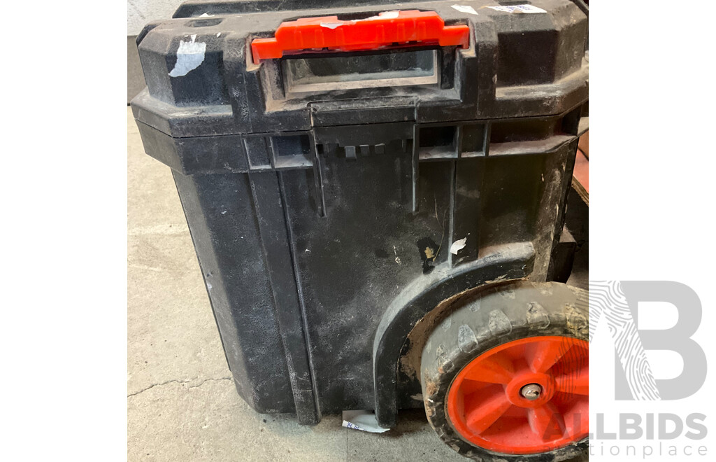 Tactix Modular Rolling Toolbox with Lift-Out Carry Tray