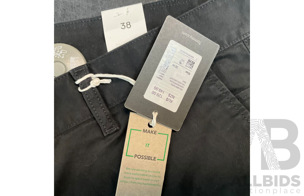 Tommy Jeans Men's Shorts Size34 & 38 - Lot of 2