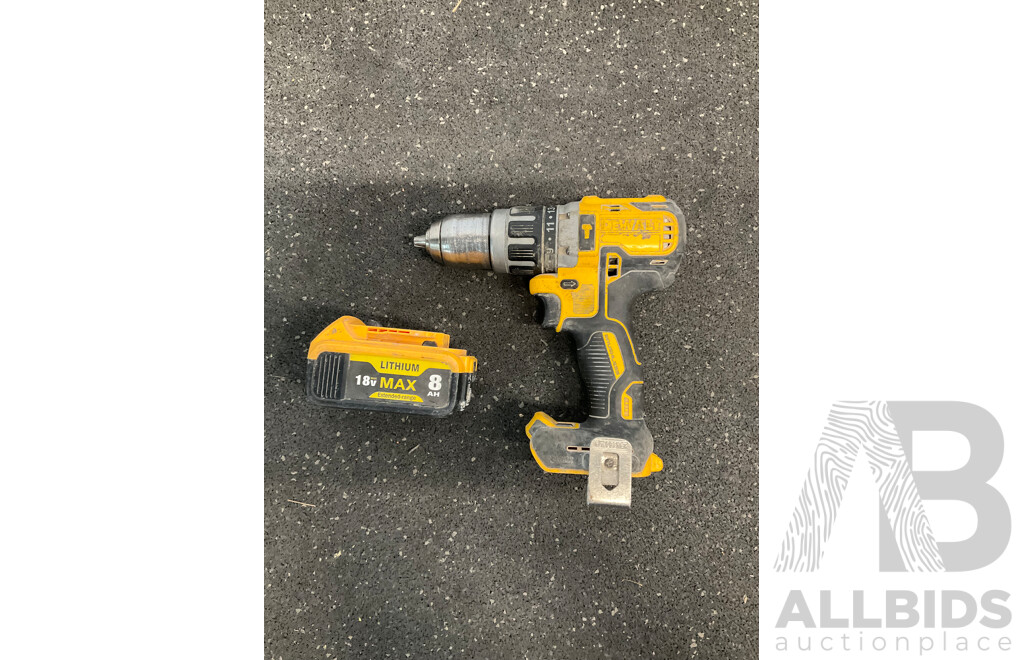 DeWALT 18V Hammer Drill Driver and 18V 8Ah Battery - Lot of 2