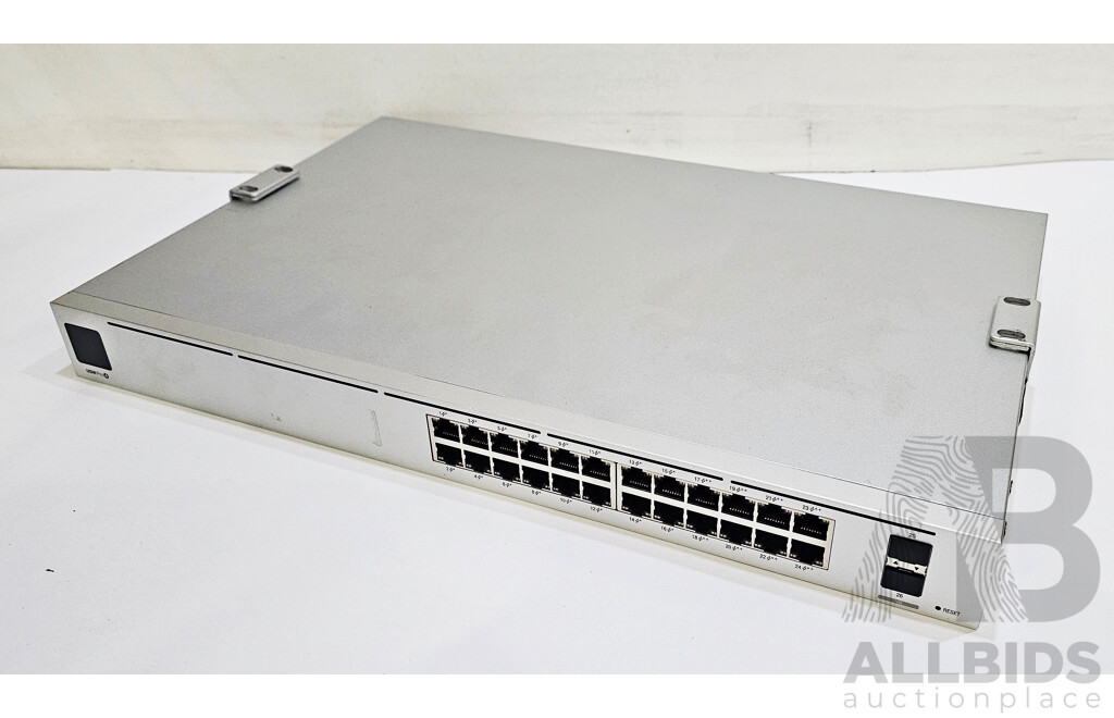 Ubiquiti (USW-Pro-24-PoE) Unifi Network Pro 24 PoE Gigabit Ethernet Switch