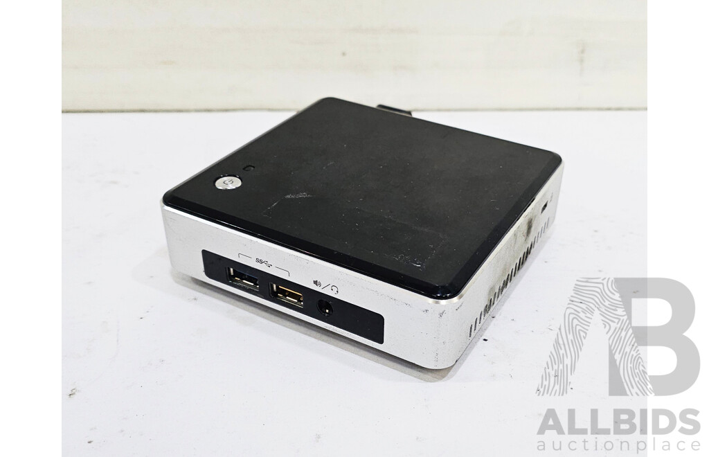 Intel (NUC5i5RYB) Intel Core I5 (5250U) 1.60GHz-2.70GHz 2-Core CPU NUC W/ Power Supply