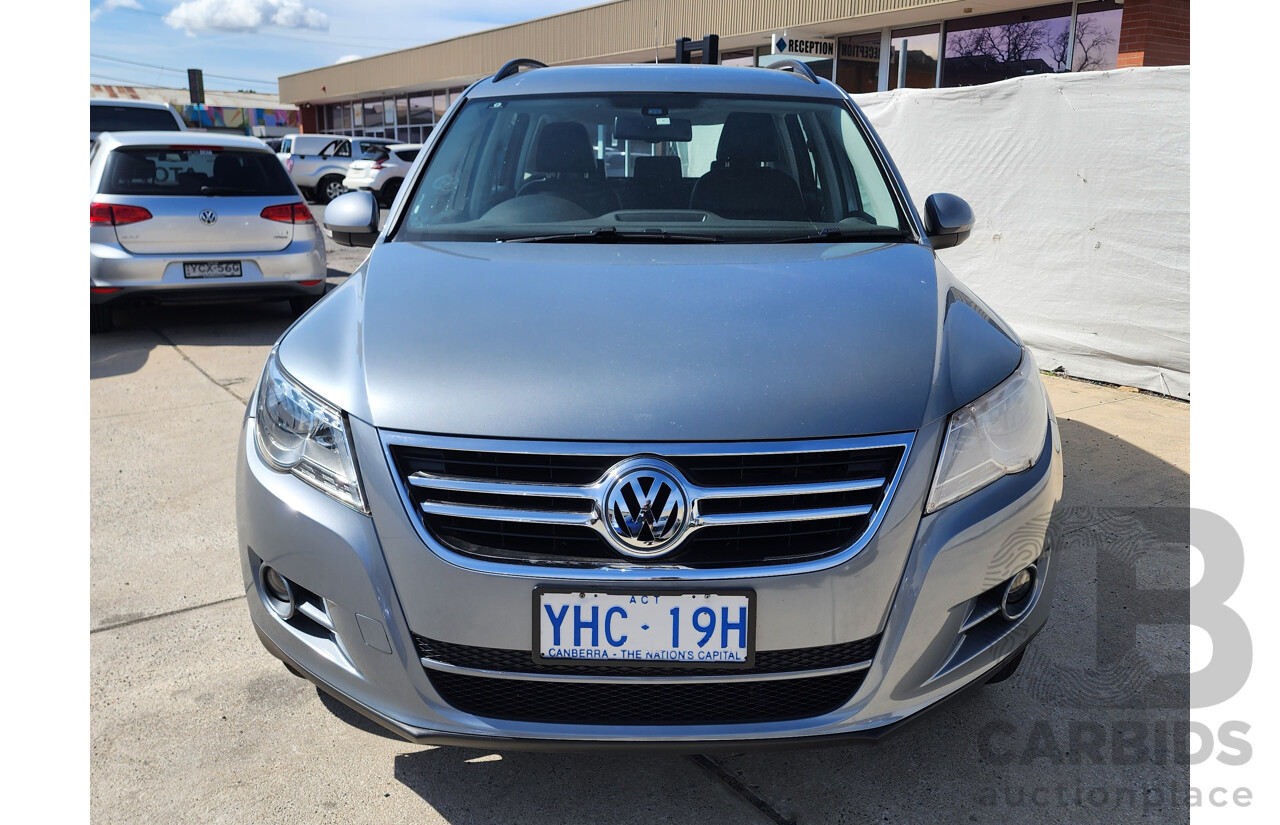 2/2010 Volkswagen Tiguan 103 TDI 5NC MY10 4d Wagon Grey 2.0L