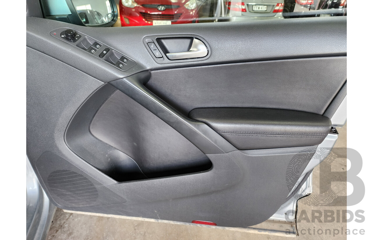 2/2010 Volkswagen Tiguan 103 TDI 5NC MY10 4d Wagon Grey 2.0L