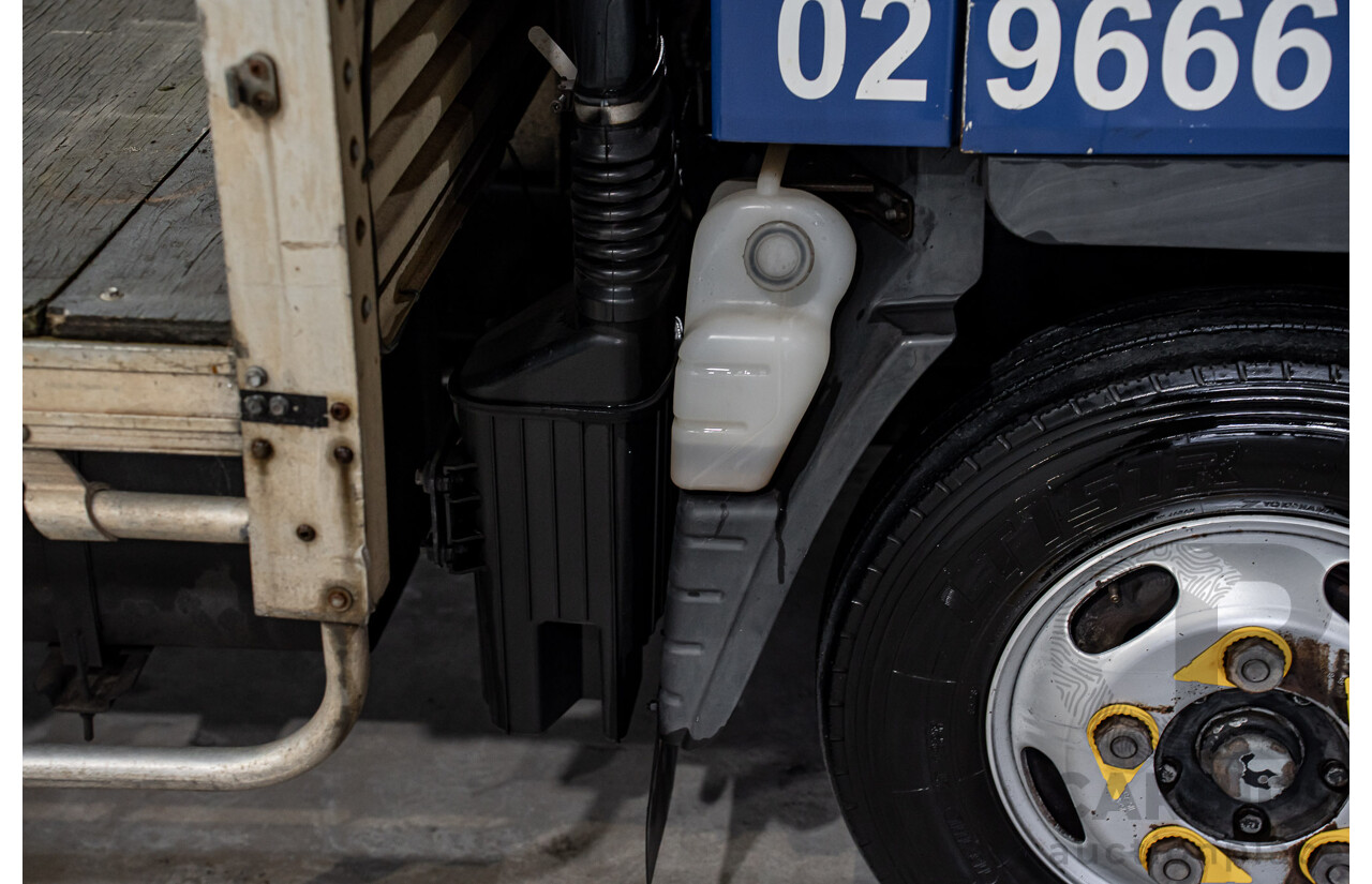 02/2013 Mitsubishi Fuso Canter 515 4.5 (MWB) 4x2 FE C/Chas White Turbo Diesel 3.0L