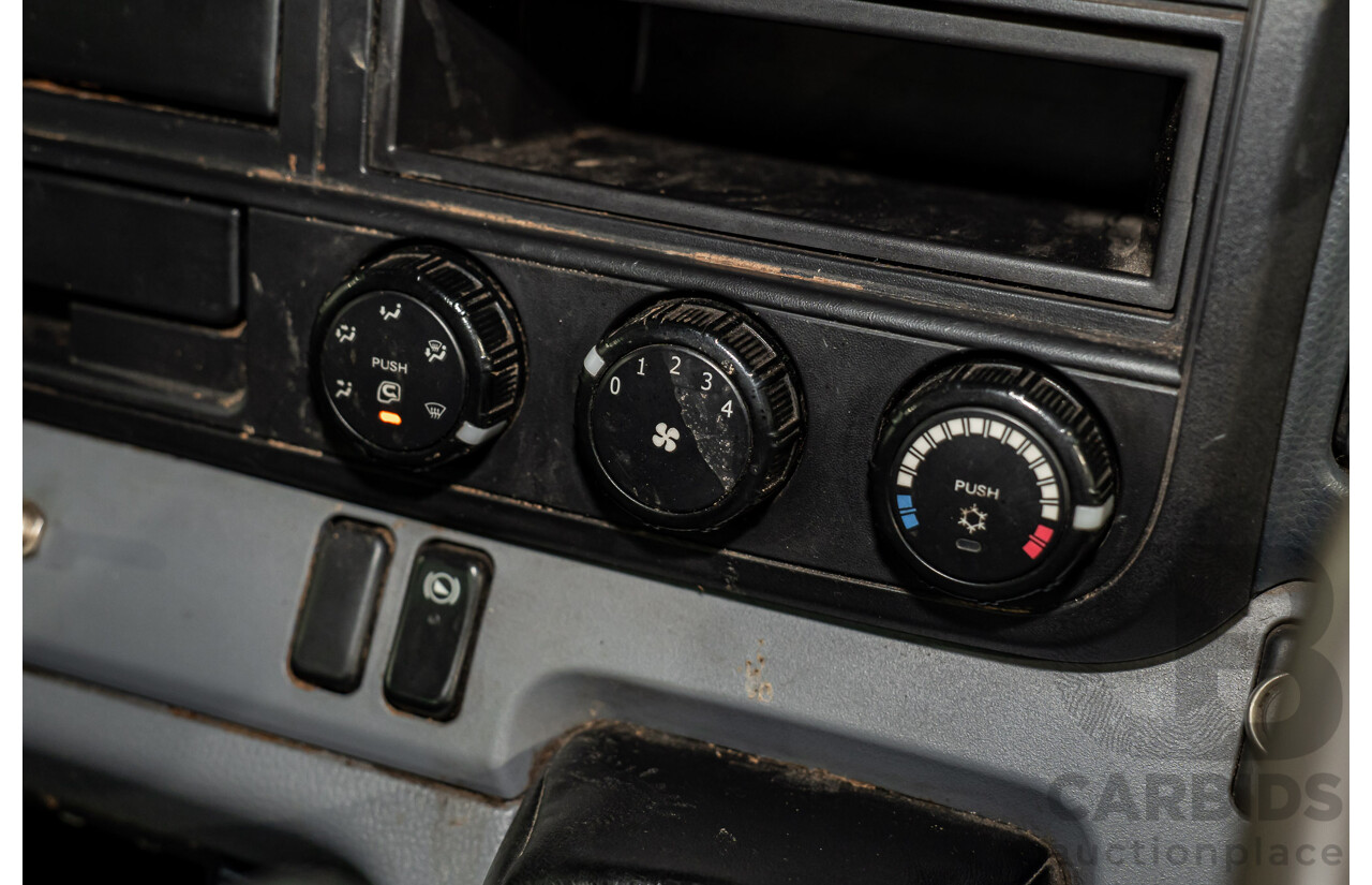 02/2013 Mitsubishi Fuso Canter 515 4.5 (MWB) 4x2 FE C/Chas White Turbo Diesel 3.0L