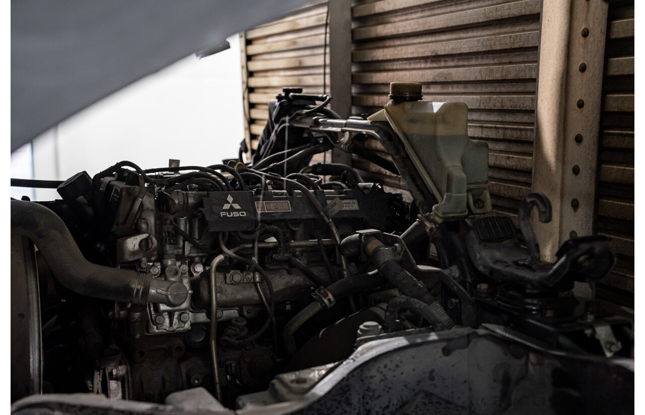 02/2013 Mitsubishi Fuso Canter 515 4.5 (MWB) 4x2 FE C/Chas White Turbo Diesel 3.0L