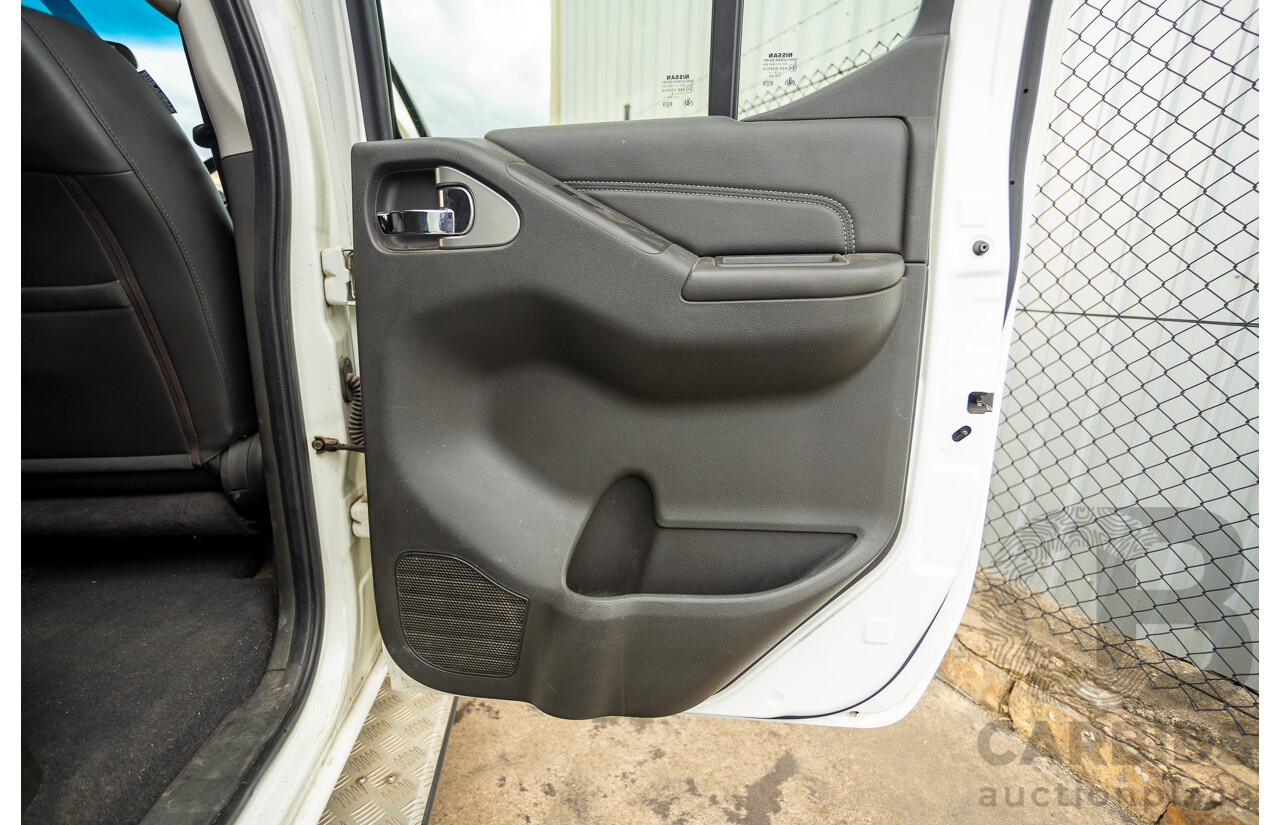 02/2014 Nissan Navara ST-X 550 (4x4) D40 MY13 Dual Cab Utility White Turbo Diesel V6 3.0L