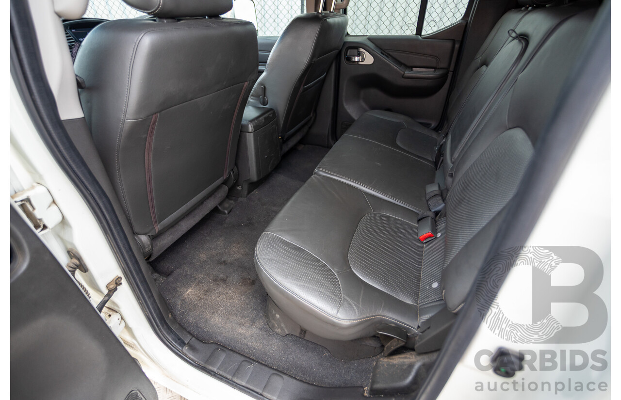 02/2014 Nissan Navara ST-X 550 (4x4) D40 MY13 Dual Cab Utility White Turbo Diesel V6 3.0L
