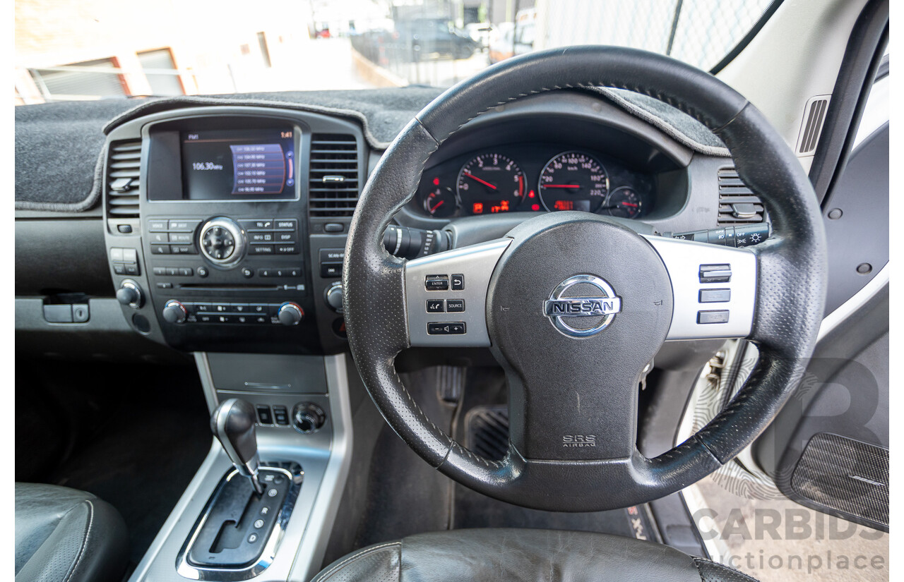 02/2014 Nissan Navara ST-X 550 (4x4) D40 MY13 Dual Cab Utility White Turbo Diesel V6 3.0L