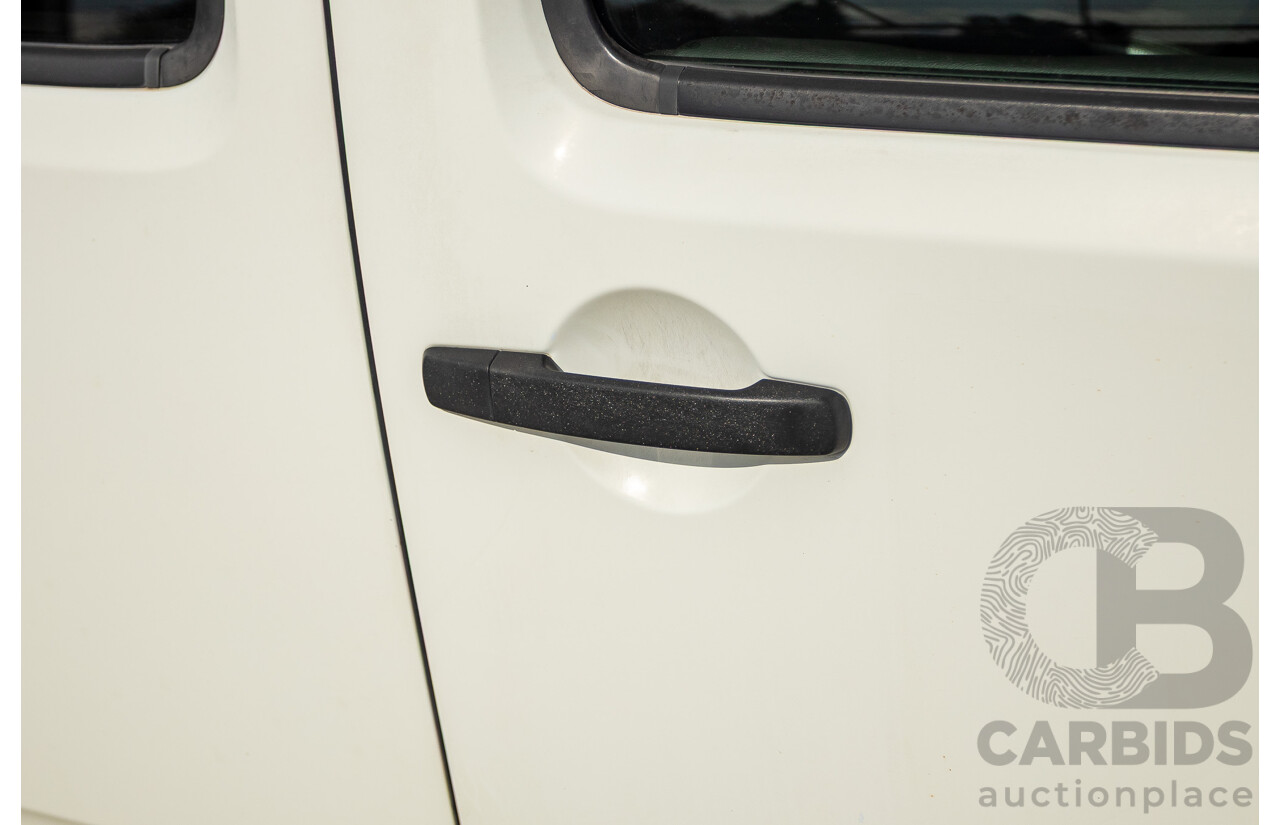 02/2014 Nissan Navara ST-X 550 (4x4) D40 MY13 Dual Cab Utility White Turbo Diesel V6 3.0L