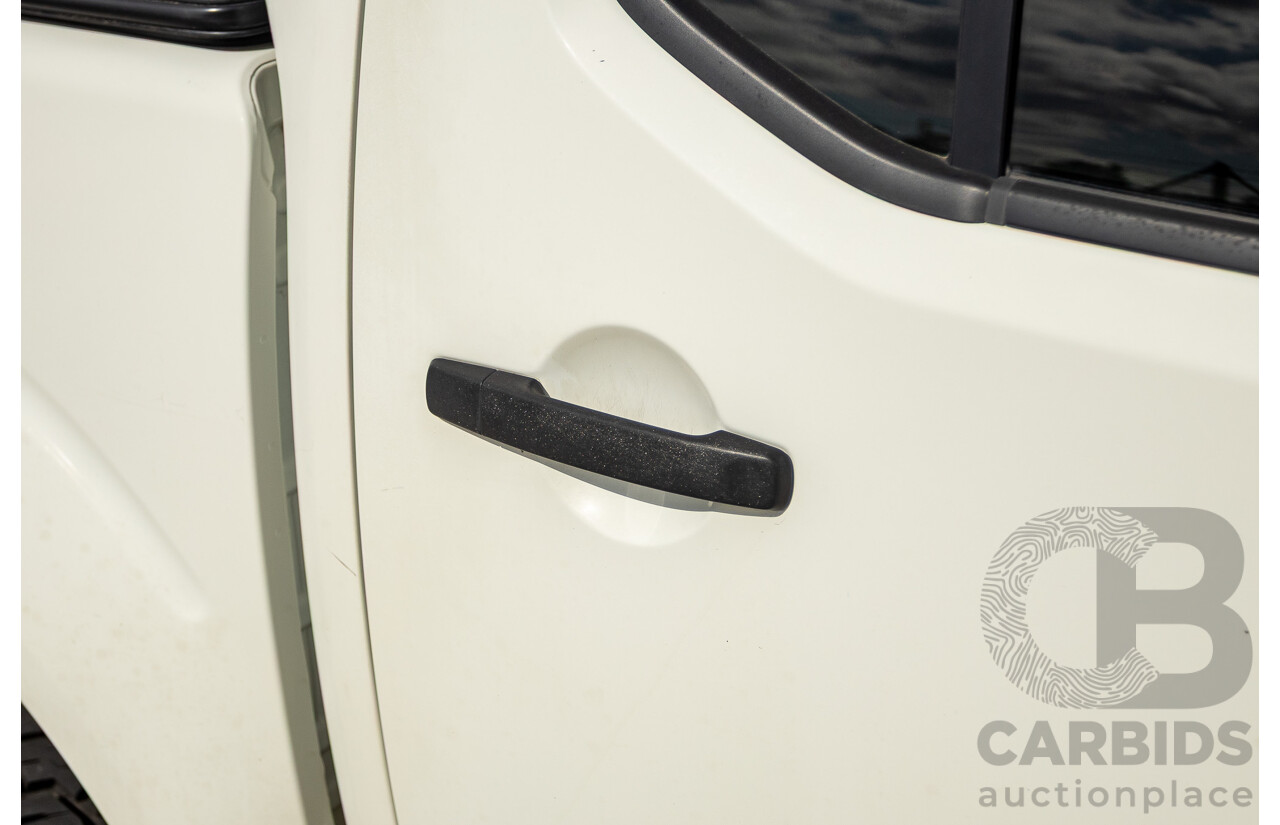 02/2014 Nissan Navara ST-X 550 (4x4) D40 MY13 Dual Cab Utility White Turbo Diesel V6 3.0L