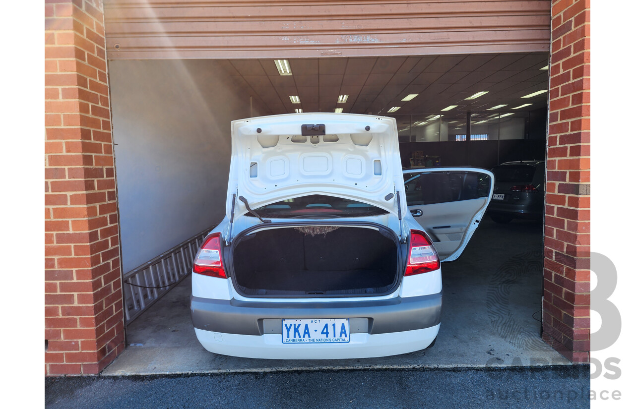 10/2008 Renault Megane Expression X84 MY06 UPGRADE 4d Sedan White 2.0L