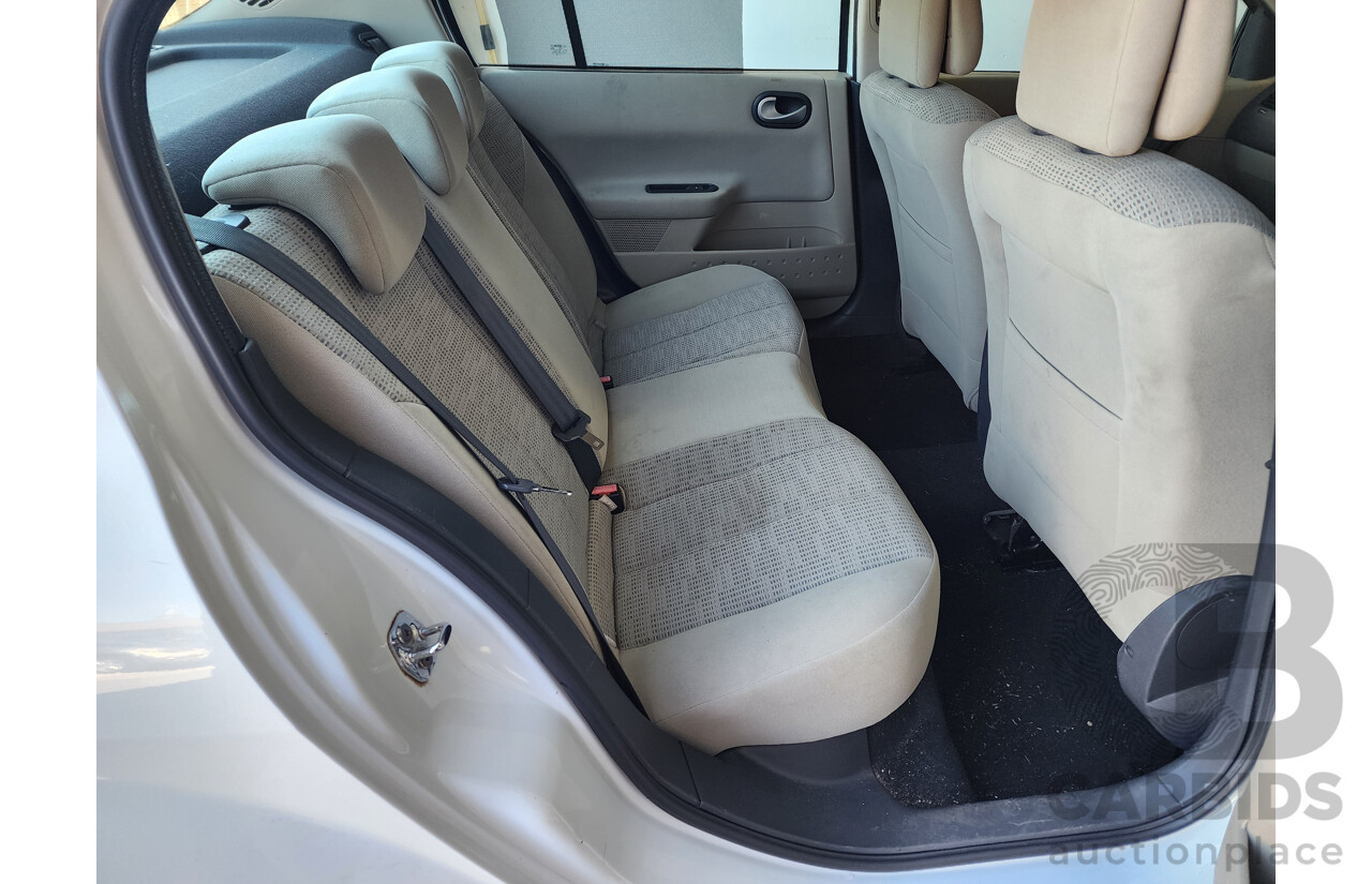 10/2008 Renault Megane Expression X84 MY06 UPGRADE 4d Sedan White 2.0L