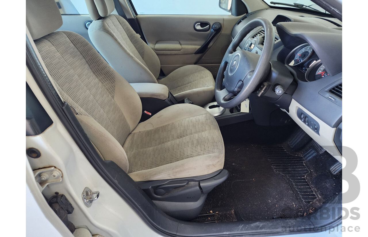 10/2008 Renault Megane Expression X84 MY06 UPGRADE 4d Sedan White 2.0L