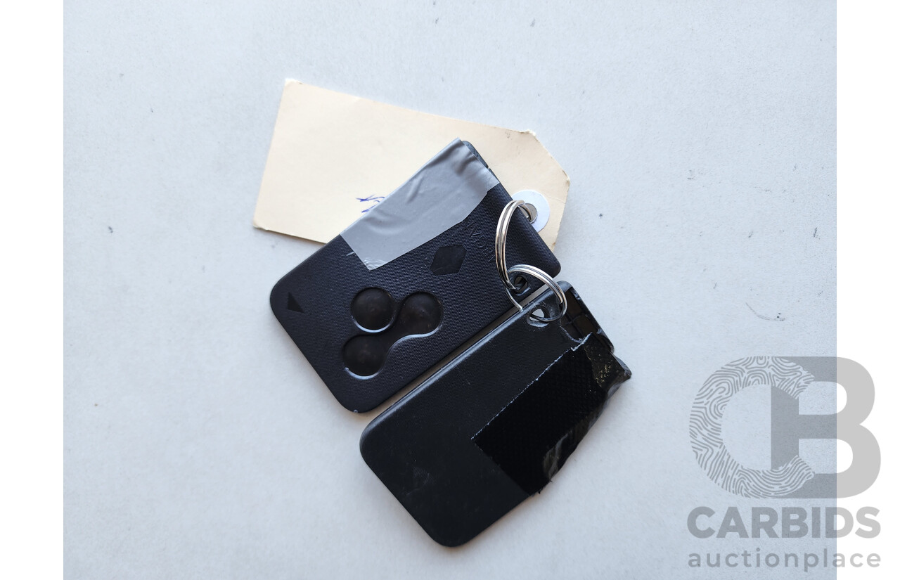 10/2008 Renault Megane Expression X84 MY06 UPGRADE 4d Sedan White 2.0L