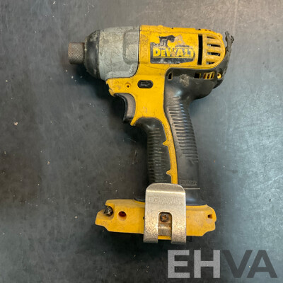 DeWALT Impact Driver & Hammerdrill in Carry Box with 2 Battery and Charger