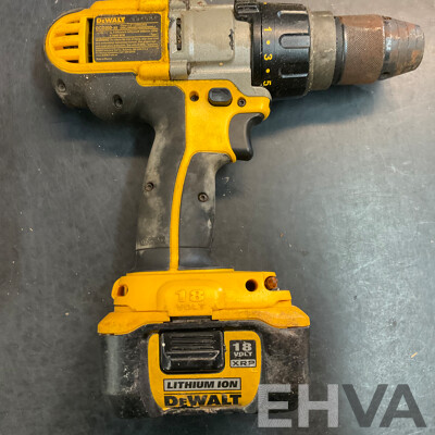 DeWALT Impact Driver & Hammerdrill in Carry Box with 2 Battery and Charger