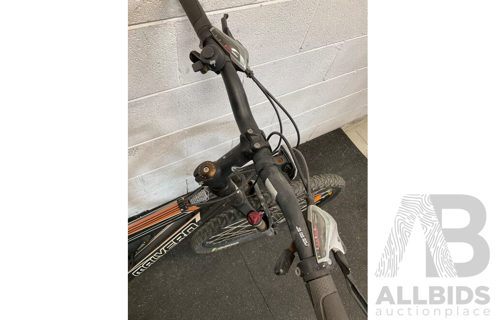 MALVERN Star KCS 10 Size L Mountain Bike