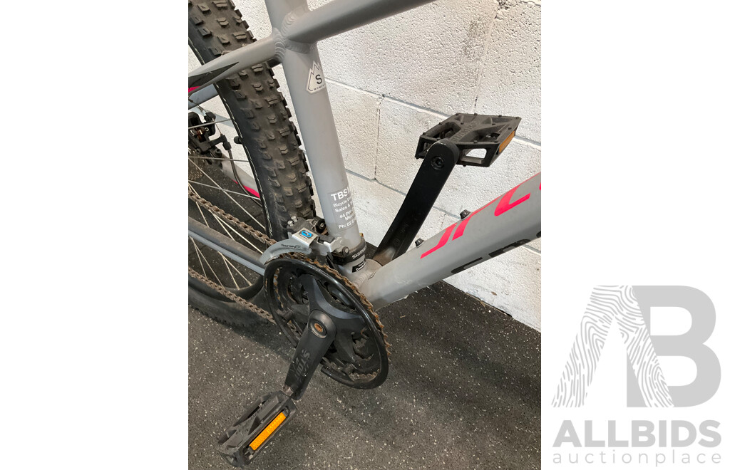 SPECIALIZED Pitch Size S Mountain Bike
