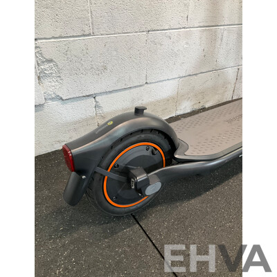 Segway Ninebot Kickscooter F65l Electric Scooter - Black