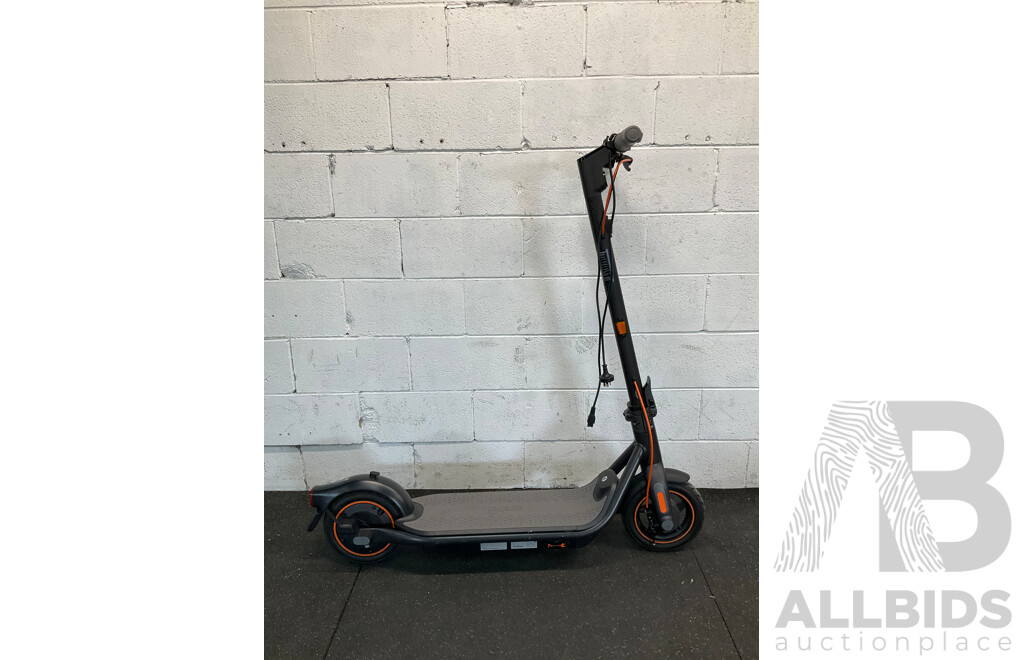 Segway Ninebot Kickscooter F65l Electric Scooter - Black