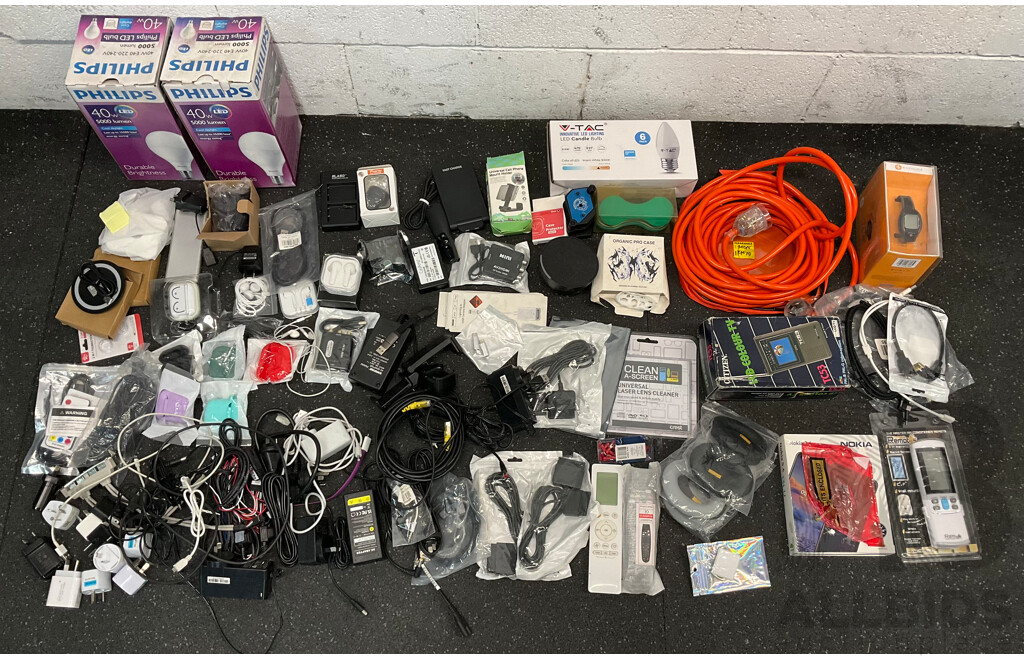 Assorted Accessories and Cables, Including 15A Lead, Light Bulbs, Earpods, NAVIG(8)R Watch and More